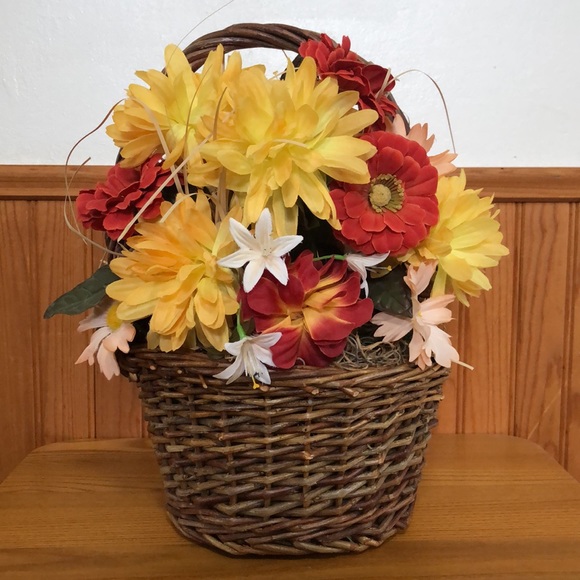 floral basket - Picture 1 of 6